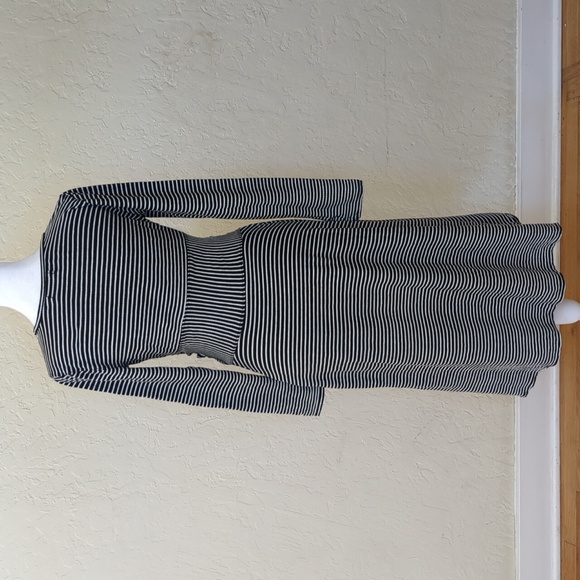 Max Studio Black Striped Knit Twisted Waist Detail Long Sleeve Dress Size Small - Picture 3 of 9